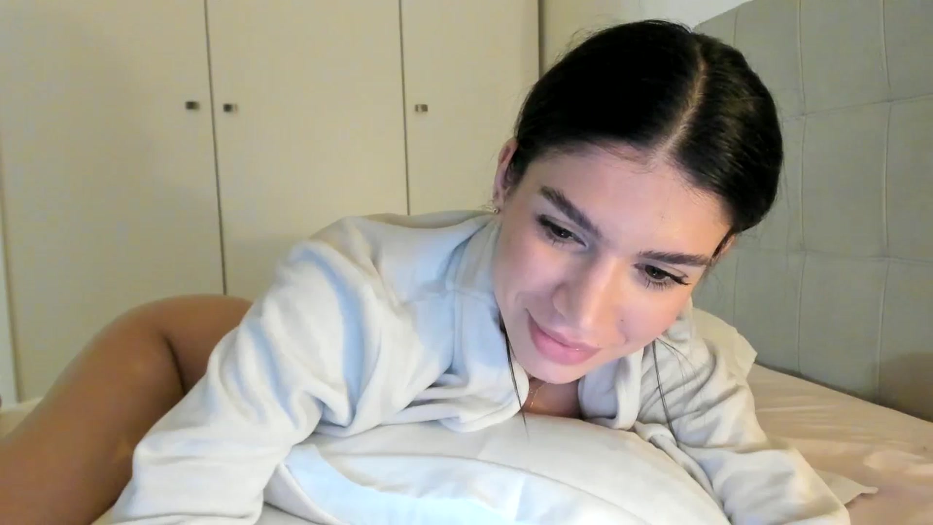 Gallery image thumbnail from SashaLopez's myfreecams stream on, 03/06/2024, 23:04 image 15 of 20