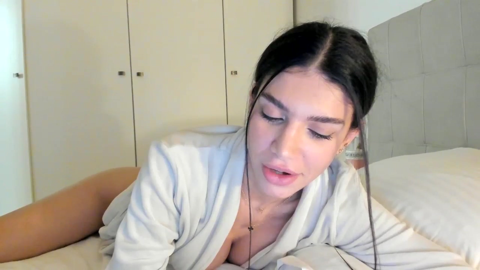 Gallery image thumbnail from SashaLopez's myfreecams stream on, 03/07/2024, 24:01 image 5 of 20