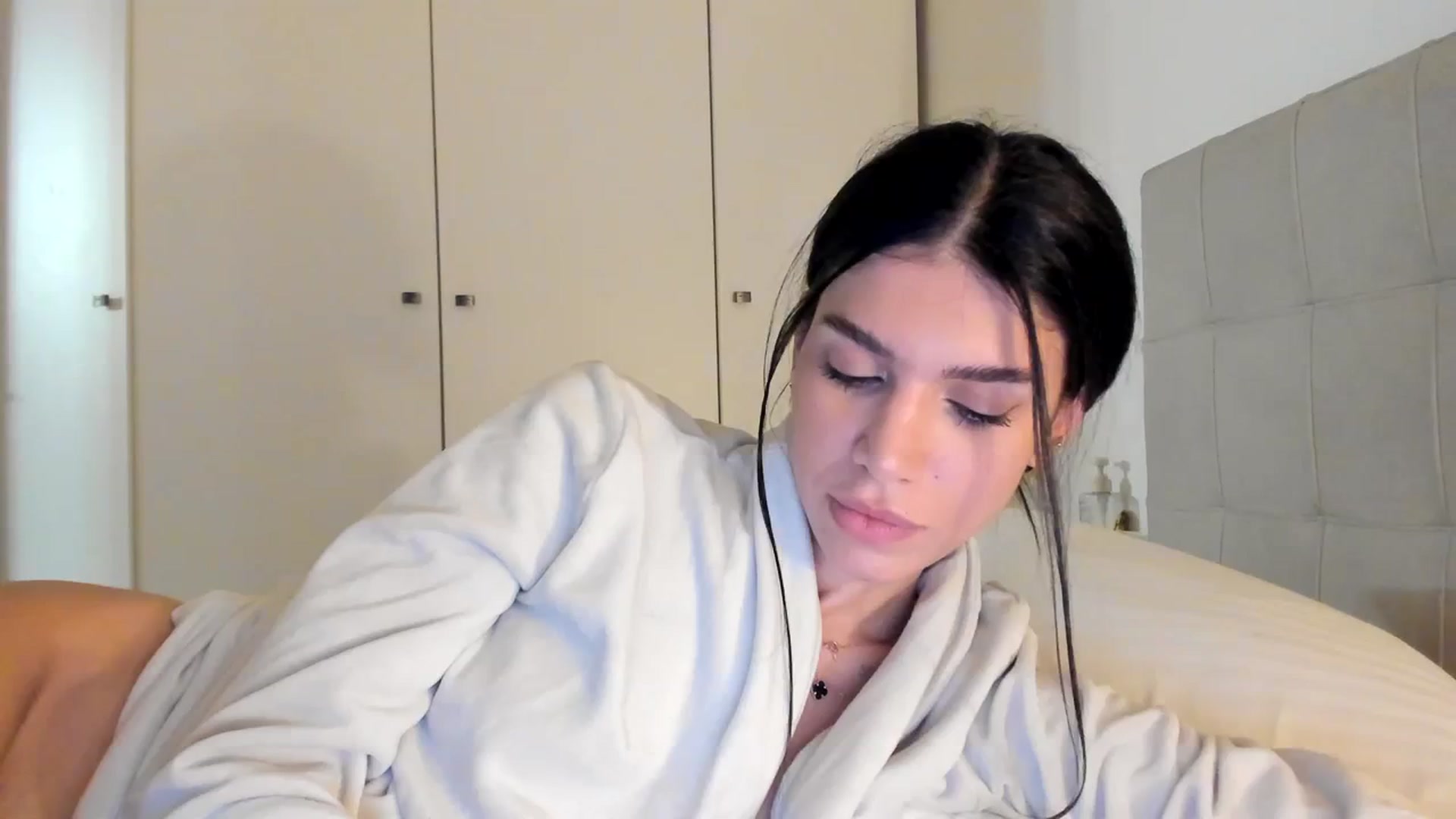 Gallery image thumbnail from SashaLopez's myfreecams stream on, 03/07/2024, 24:01 image 1 of 20