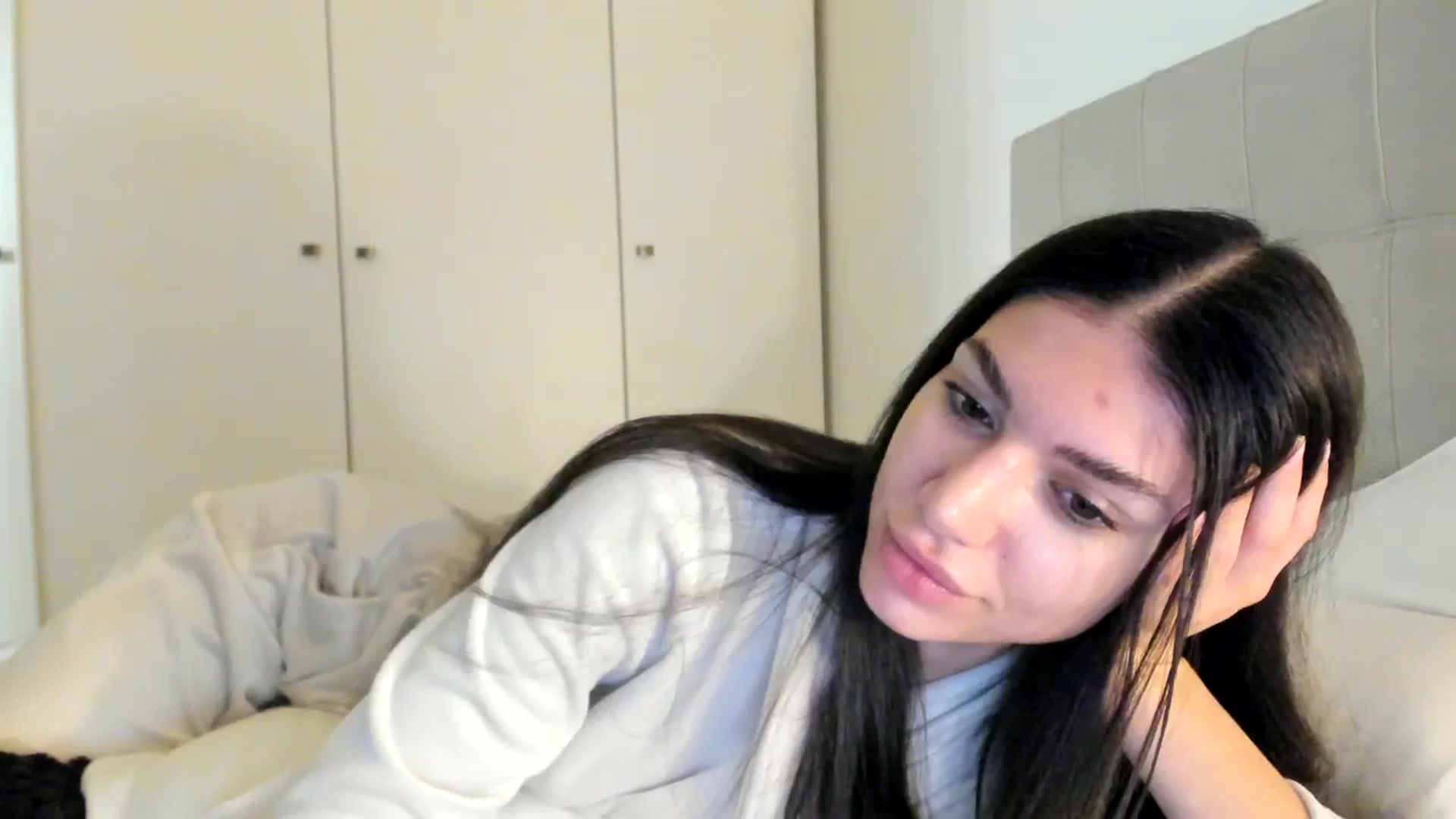 Gallery image thumbnail from SashaLopez's myfreecams stream on, 03/07/2024, 24:01 image 19 of 20