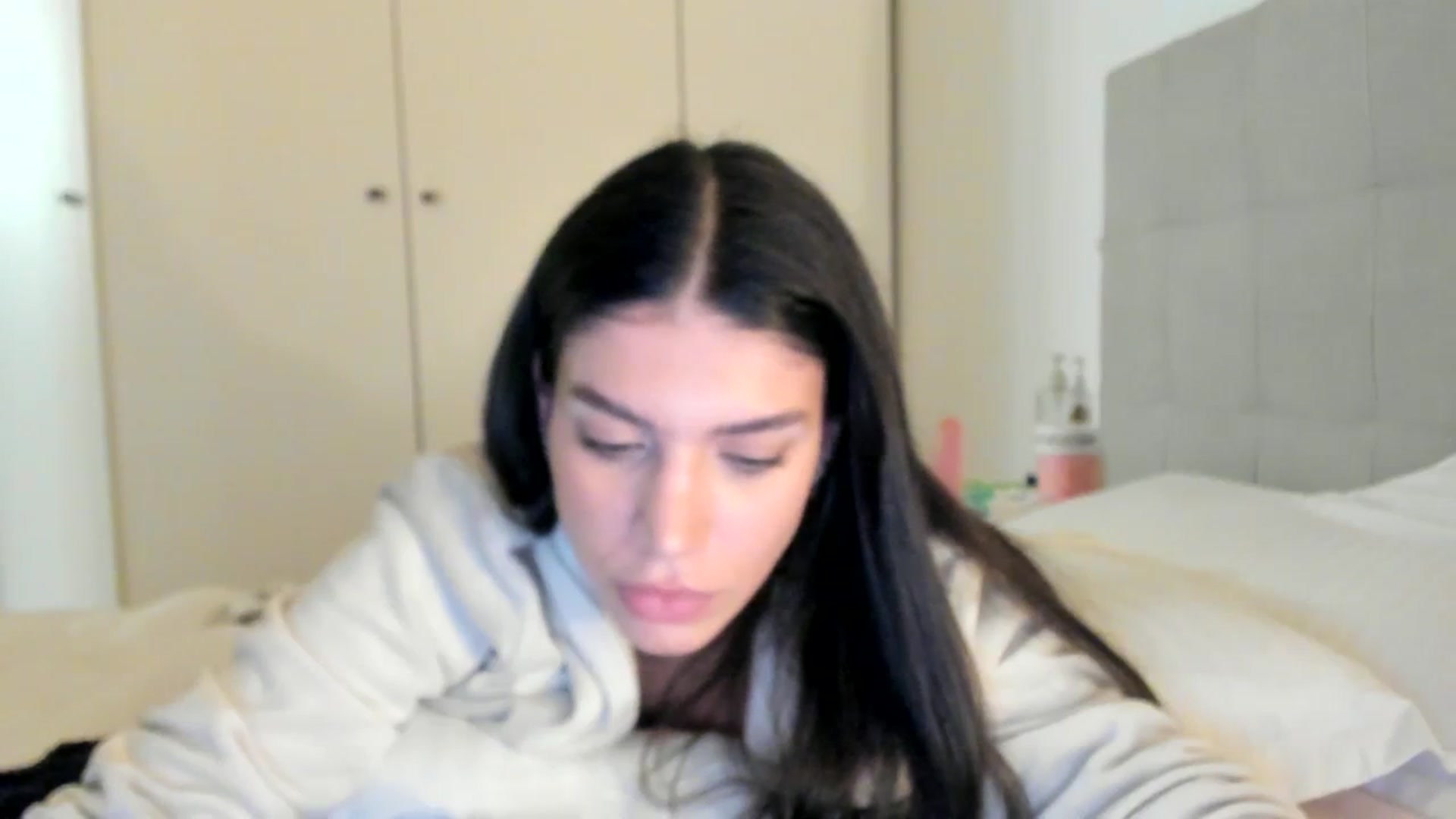 Gallery image thumbnail from SashaLopez's myfreecams stream on, 03/07/2024, 24:01 image 14 of 20