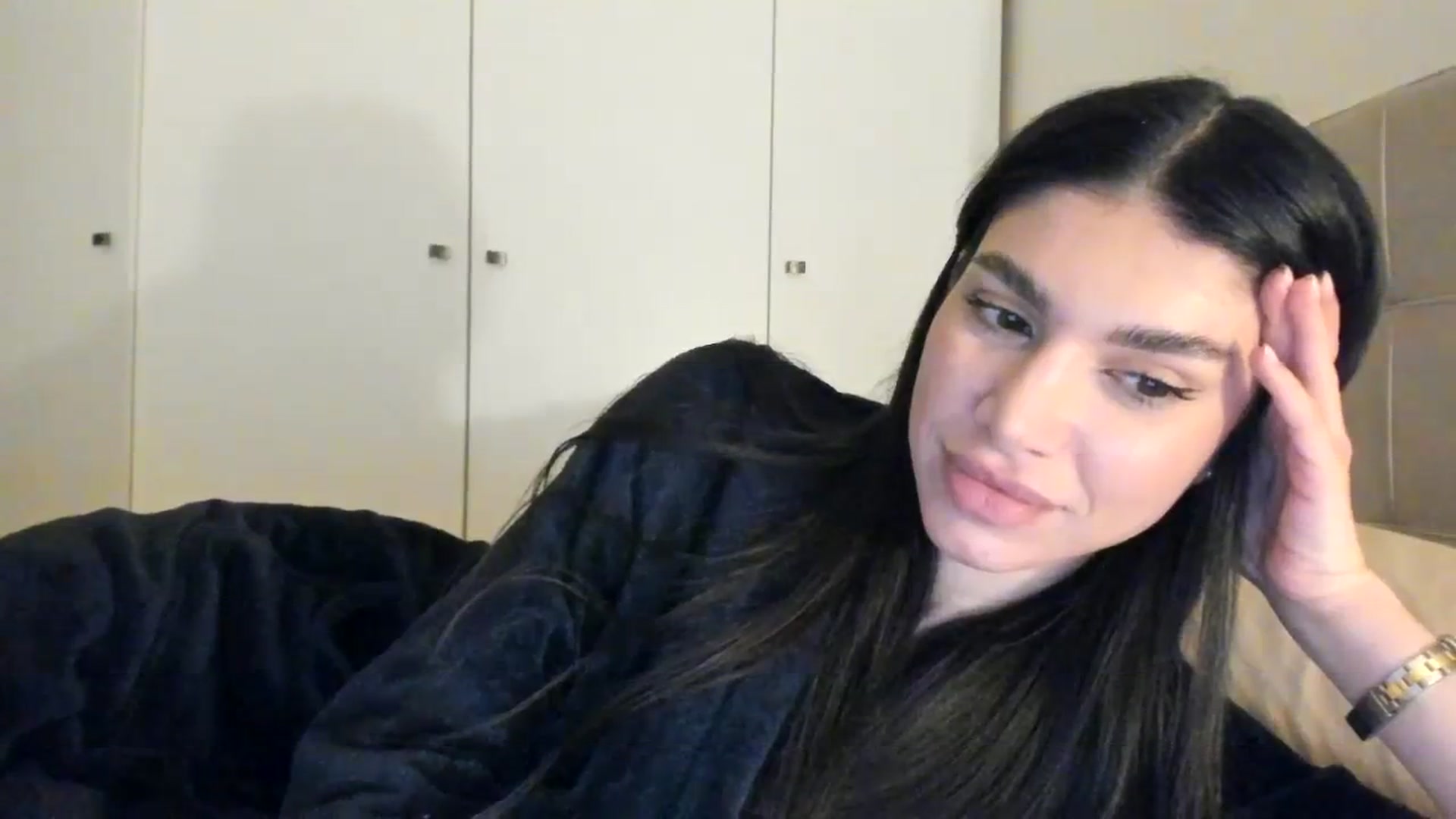 Gallery image thumbnail from SashaLopez's myfreecams stream on, 03/20/2024, 22:37 image 15 of 20