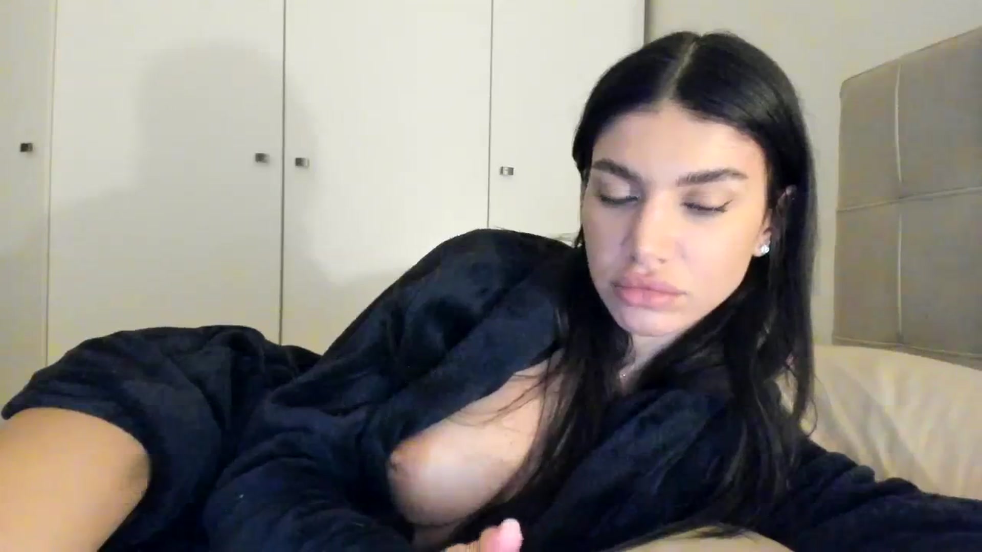 Gallery image thumbnail from SashaLopez's myfreecams stream on, 03/20/2024, 22:37 image 6 of 20
