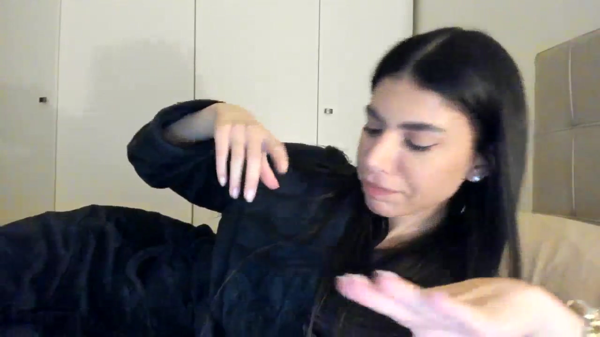 Gallery image thumbnail from SashaLopez's myfreecams stream on, 03/20/2024, 22:37 image 17 of 20