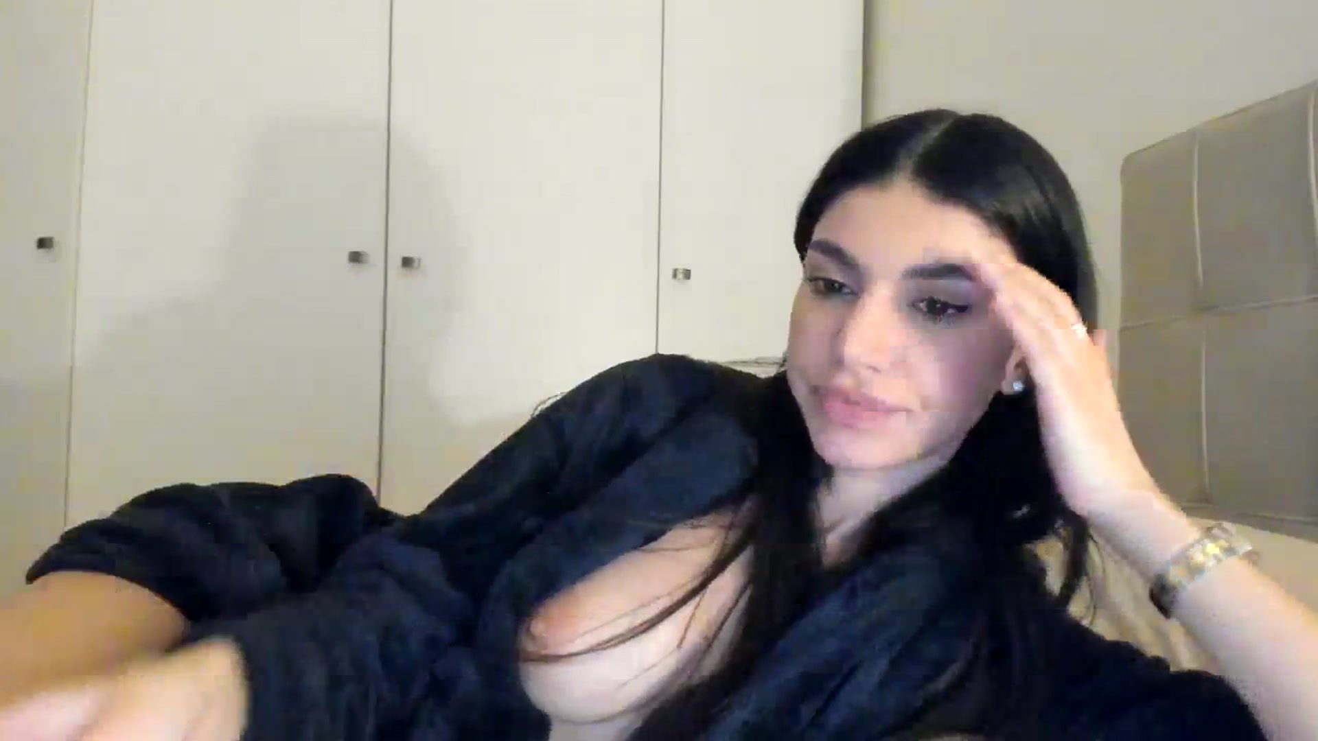 Gallery image thumbnail from SashaLopez's myfreecams stream on, 03/20/2024, 22:37 image 5 of 20