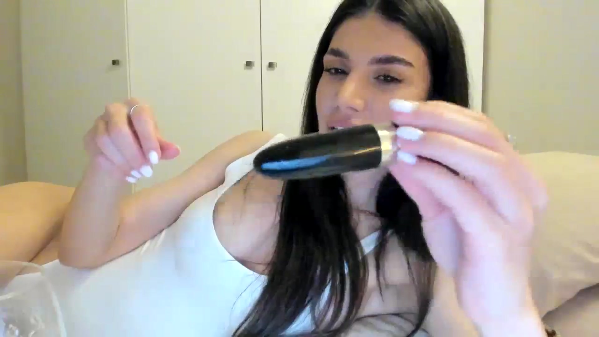 Gallery image thumbnail from SashaLopez's myfreecams stream on, 04/01/2024, 21:14 image 12 of 20