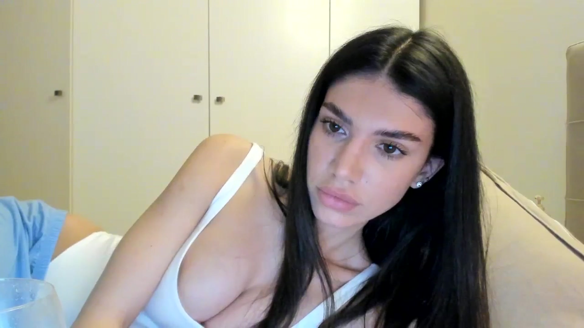 Gallery image thumbnail from SashaLopez's myfreecams stream on, 04/01/2024, 22:06 image 12 of 20
