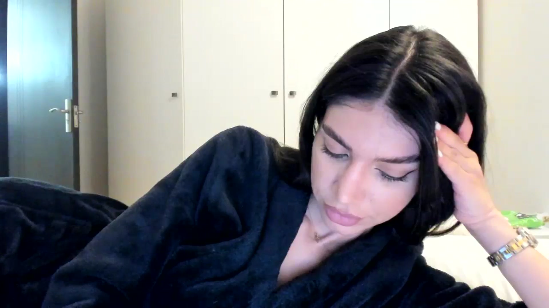 Gallery image thumbnail from SashaLopez's myfreecams stream on, 04/02/2024, 22:34 image 16 of 20