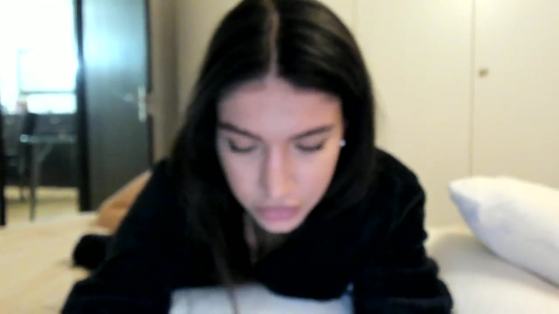 Gallery image thumbnail from SashaLopez's myfreecams stream on, 04/02/2024, 22:34 image 4 of 20