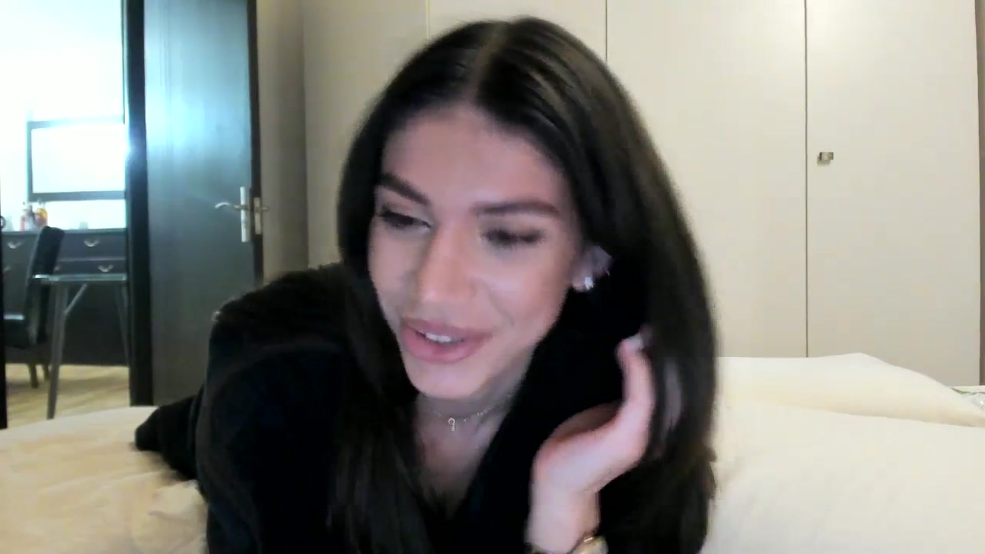 Gallery image thumbnail from SashaLopez's myfreecams stream on, 04/02/2024, 22:34 image 13 of 20