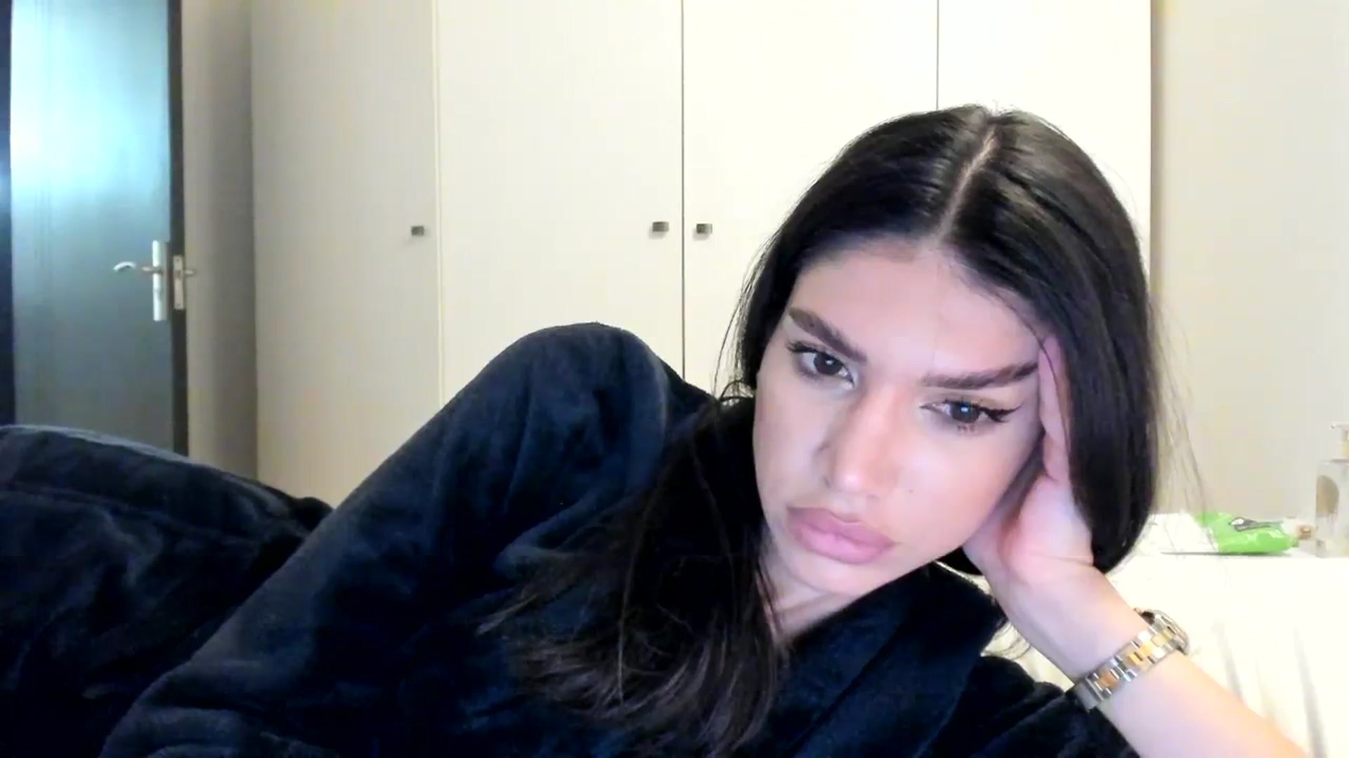 Gallery image thumbnail from SashaLopez's myfreecams stream on, 04/02/2024, 22:34 image 18 of 20