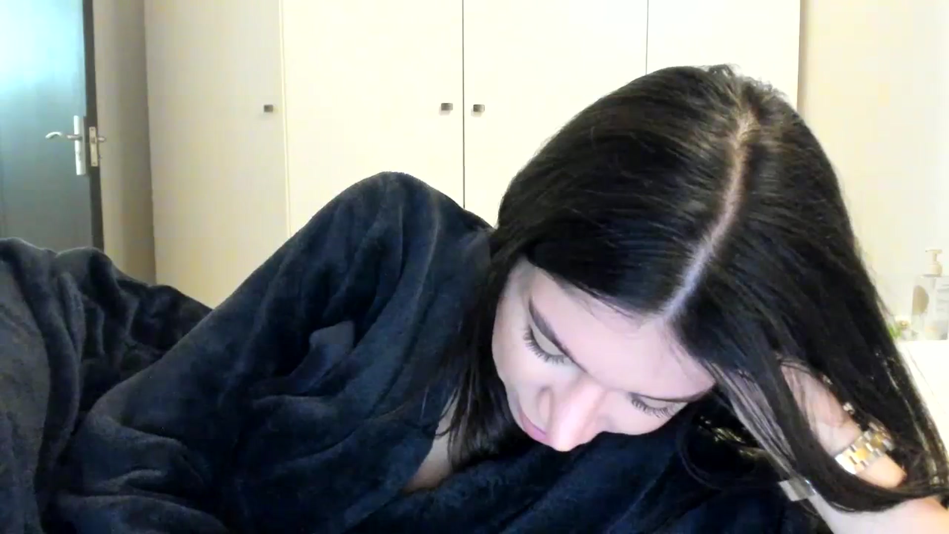 Gallery image thumbnail from SashaLopez's myfreecams stream on, 04/02/2024, 22:34 image 20 of 20