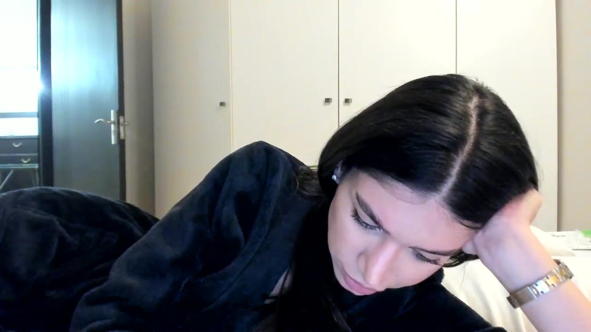 Gallery image thumbnail from SashaLopez's myfreecams stream on, 04/02/2024, 22:34 image 15 of 20