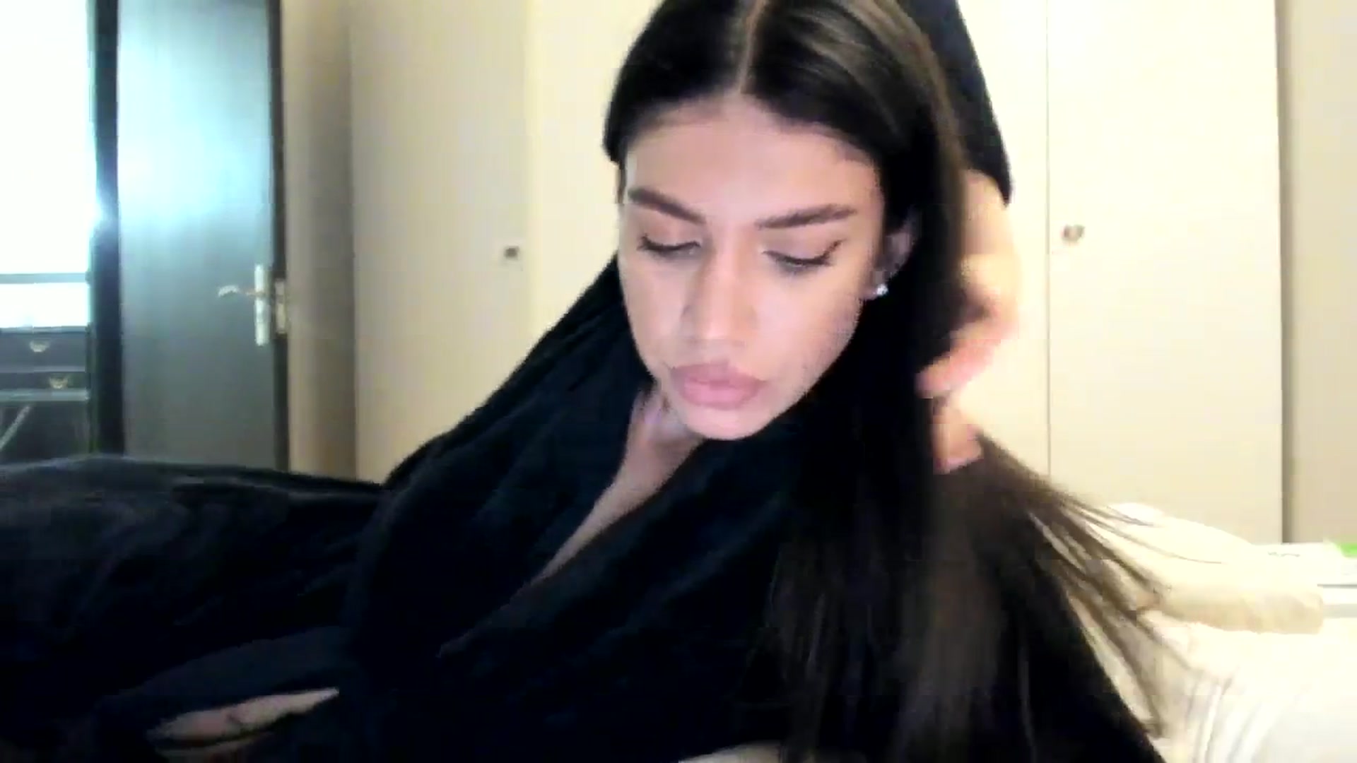 Gallery image thumbnail from SashaLopez's myfreecams stream on, 04/02/2024, 22:34 image 14 of 20