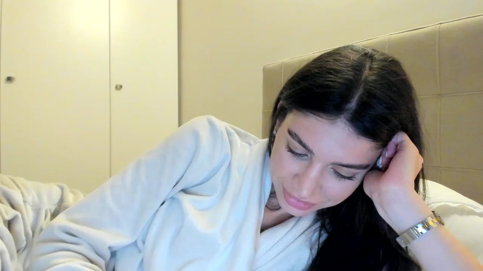 Gallery image thumbnail from SashaLopez's myfreecams stream on, 04/05/2024, 23:10 image 11 of 20