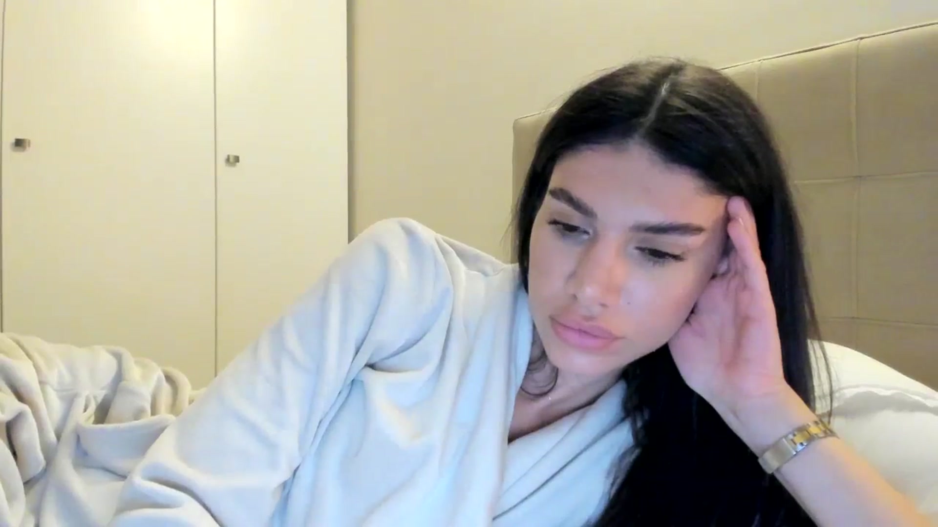 Gallery image thumbnail from SashaLopez's myfreecams stream on, 04/05/2024, 23:10 image 13 of 20