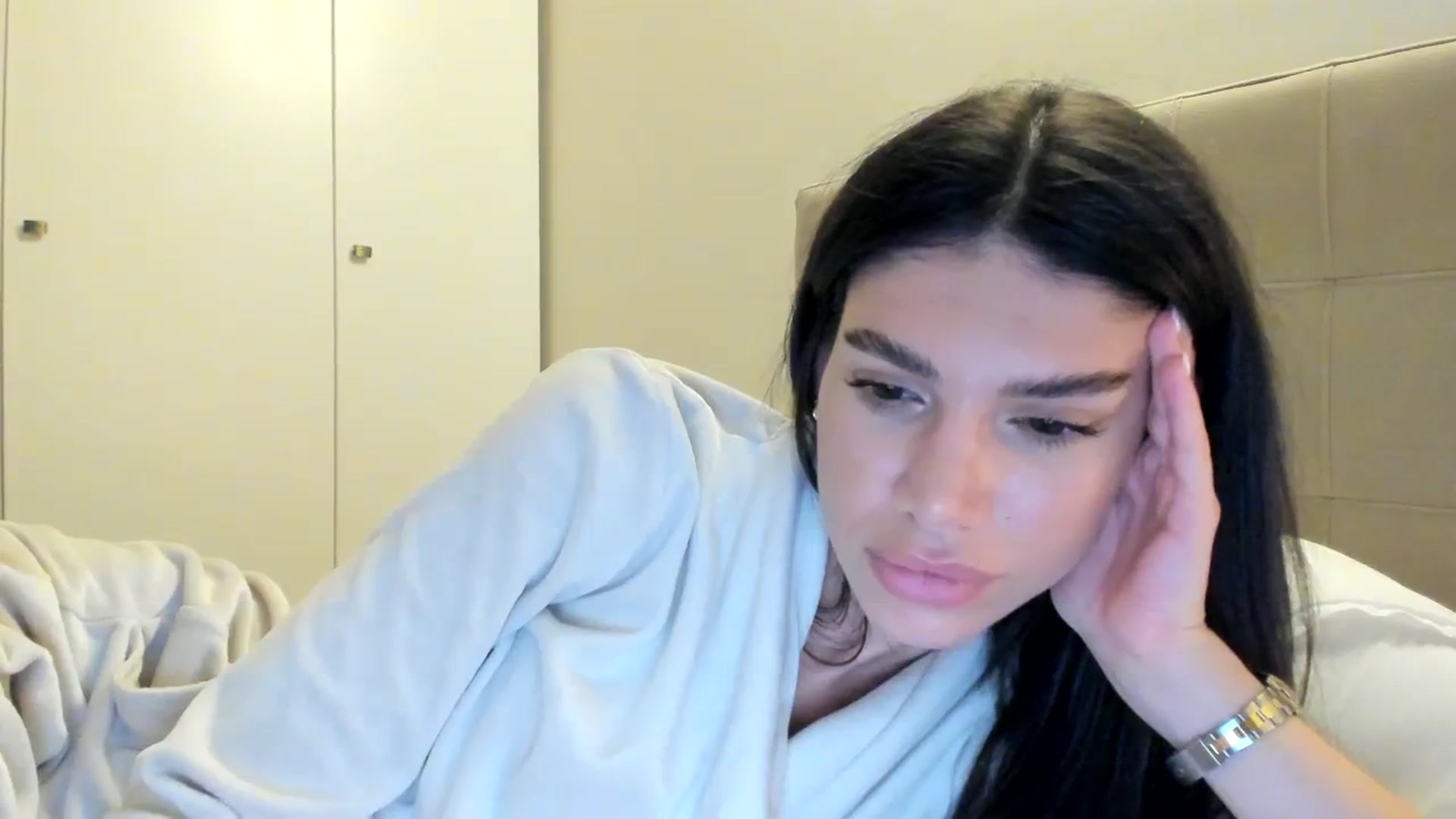 Gallery image thumbnail from SashaLopez's myfreecams stream on, 04/05/2024, 23:10 image 12 of 20