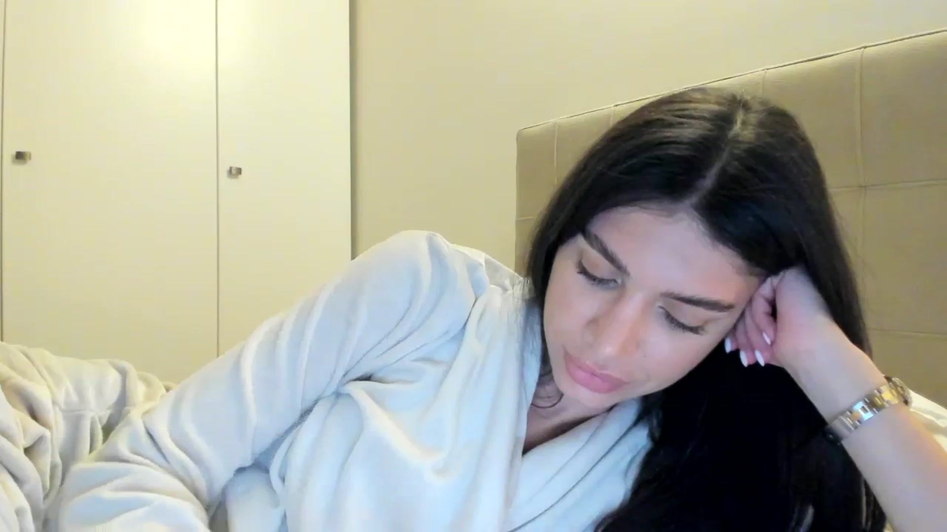 Gallery image thumbnail from SashaLopez's myfreecams stream on, 04/05/2024, 23:10 image 8 of 20
