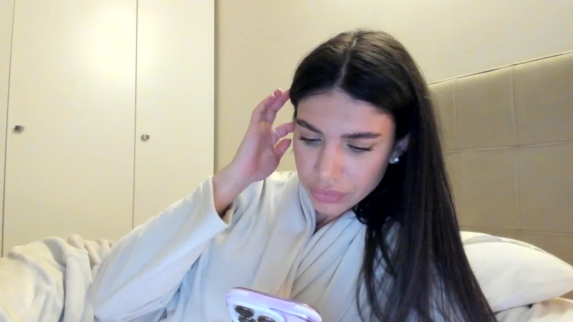 Gallery image thumbnail from SashaLopez's myfreecams stream on, 04/05/2024, 23:10 image 18 of 20
