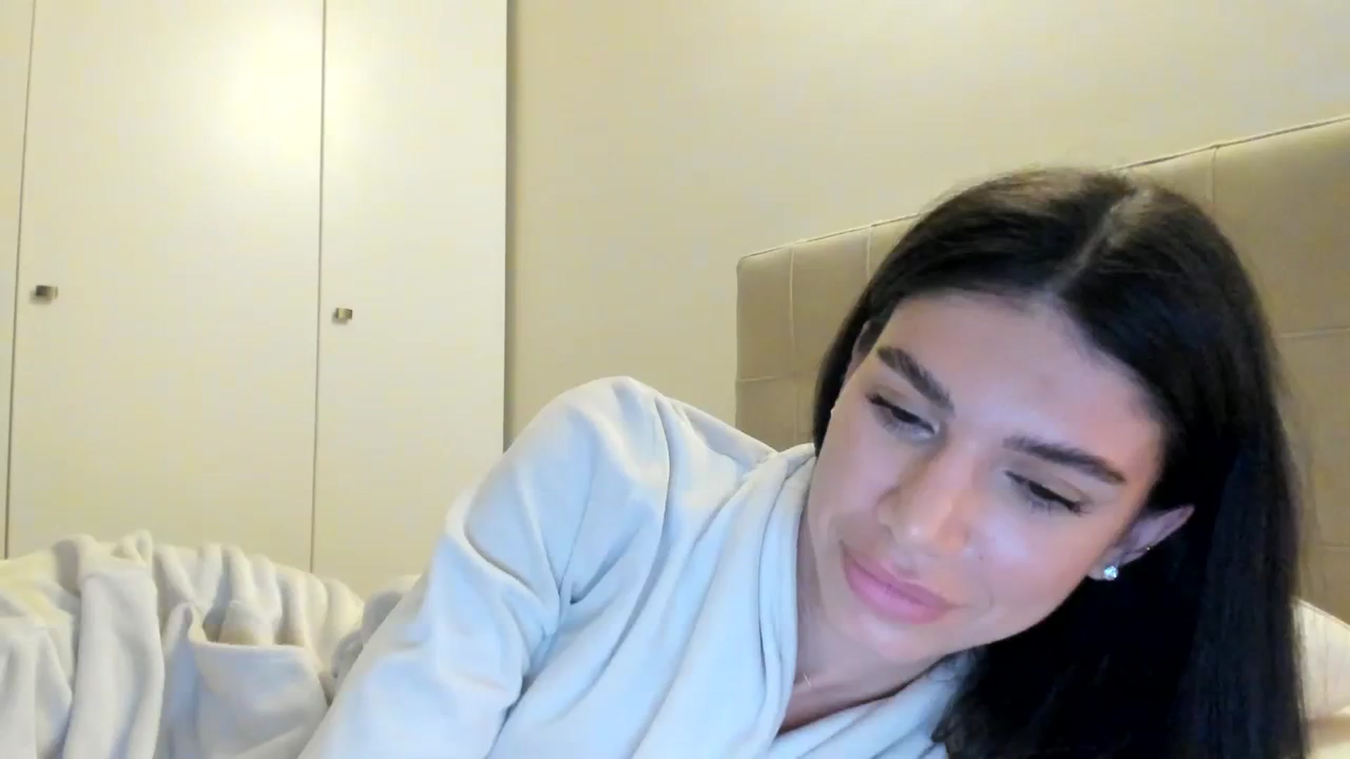 Gallery image thumbnail from SashaLopez's myfreecams stream on, 04/05/2024, 23:10 image 19 of 20