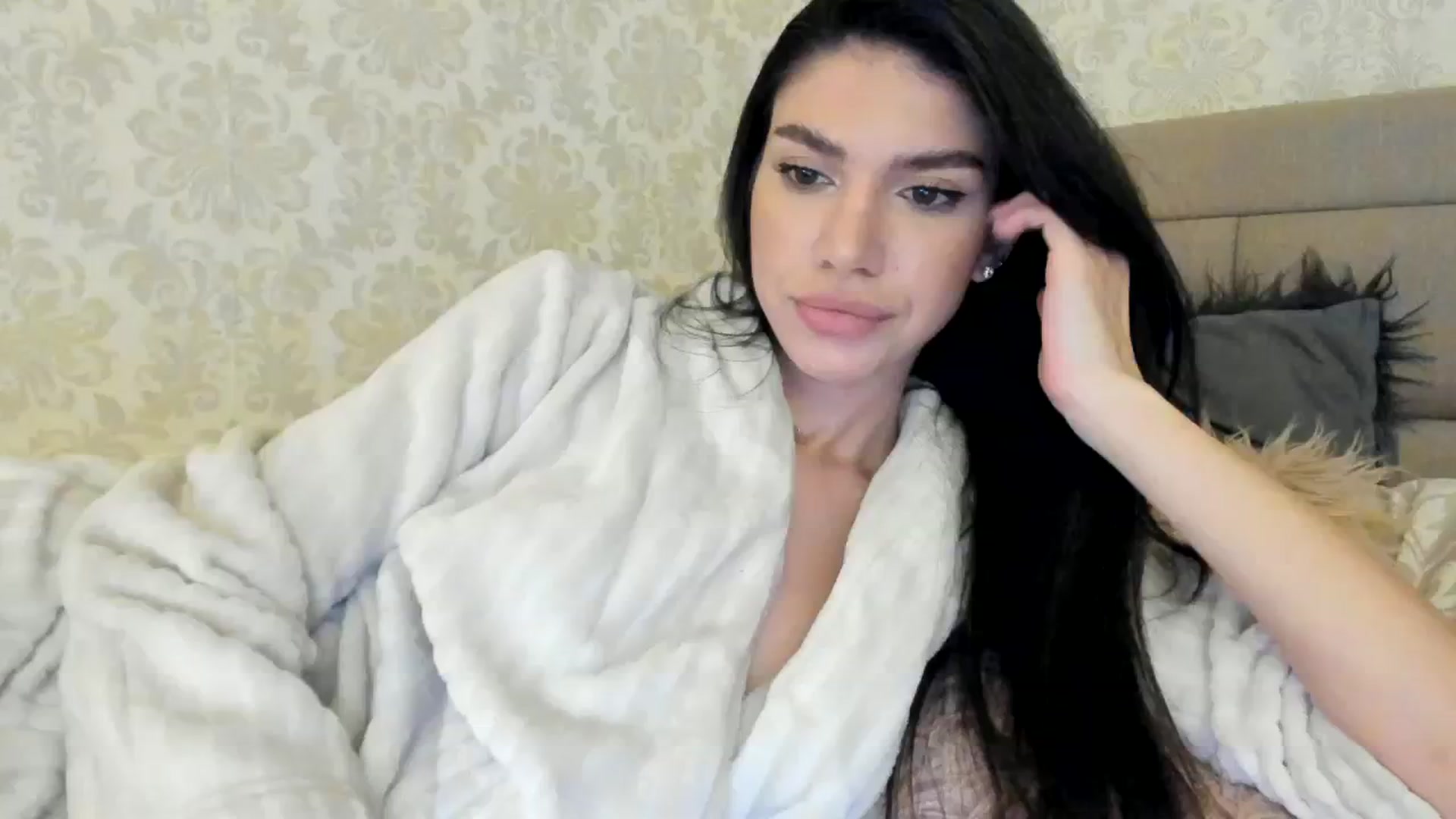 Gallery image thumbnail from SashaLopez's myfreecams stream on, 04/06/2024, 21:19 image 20 of 20
