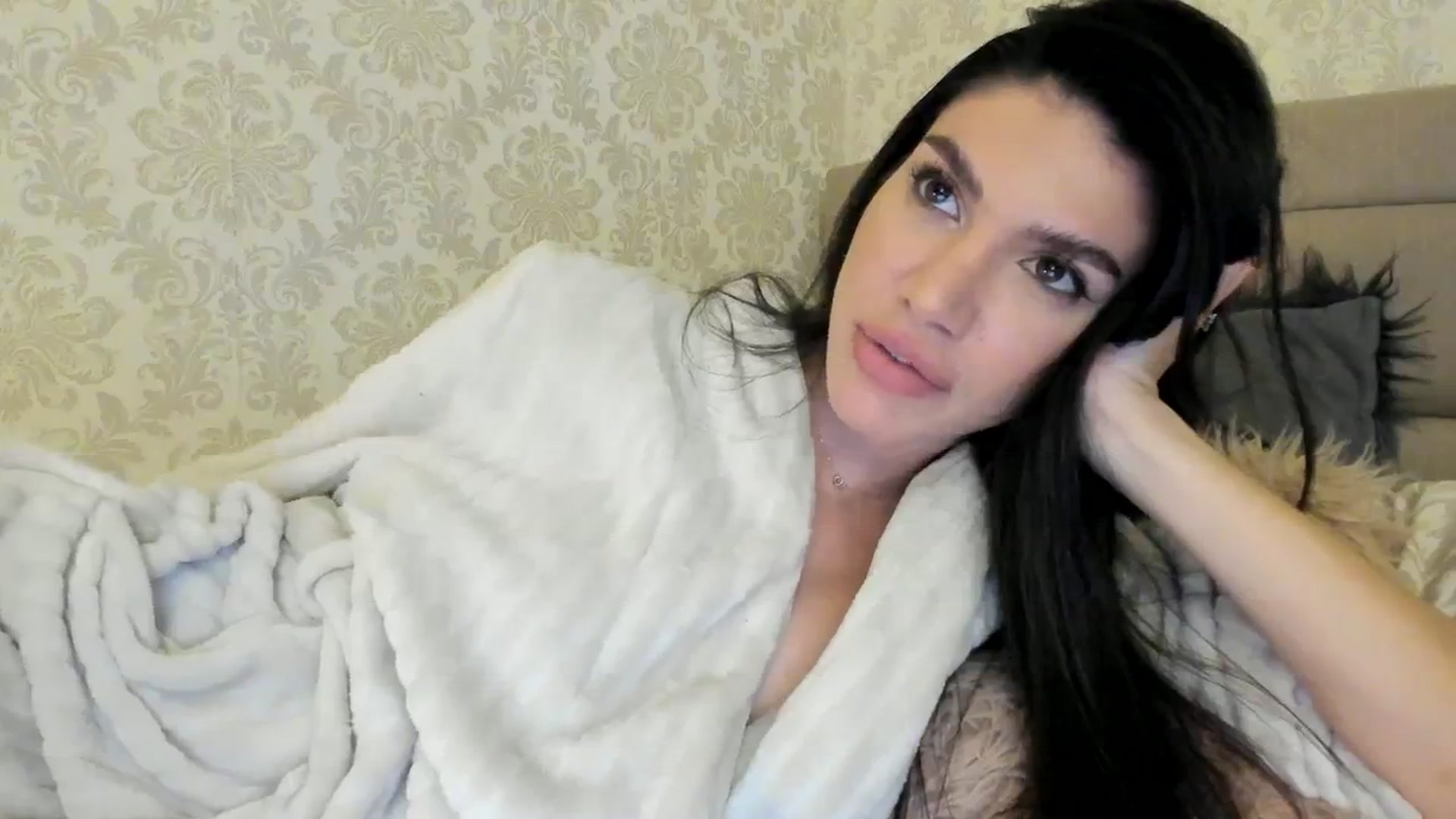 Gallery image thumbnail from SashaLopez's myfreecams stream on, 04/06/2024, 21:19 image 19 of 20