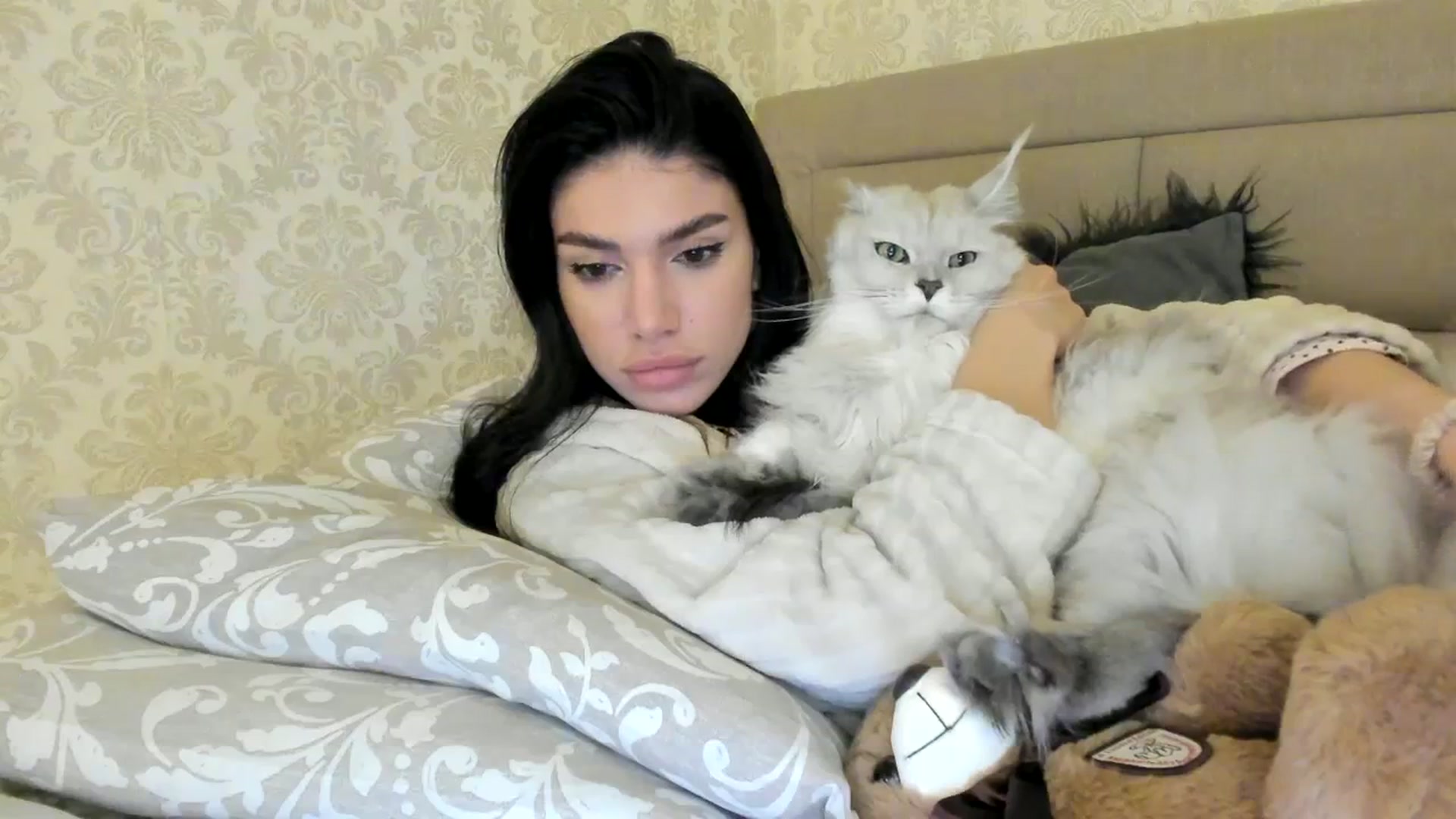Gallery image thumbnail from SashaLopez's myfreecams stream on, 04/06/2024, 22:46 image 16 of 20