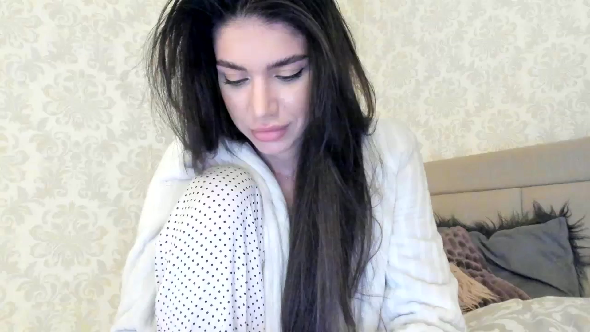 Gallery image thumbnail from SashaLopez's myfreecams stream on, 04/06/2024, 22:46 image 1 of 20
