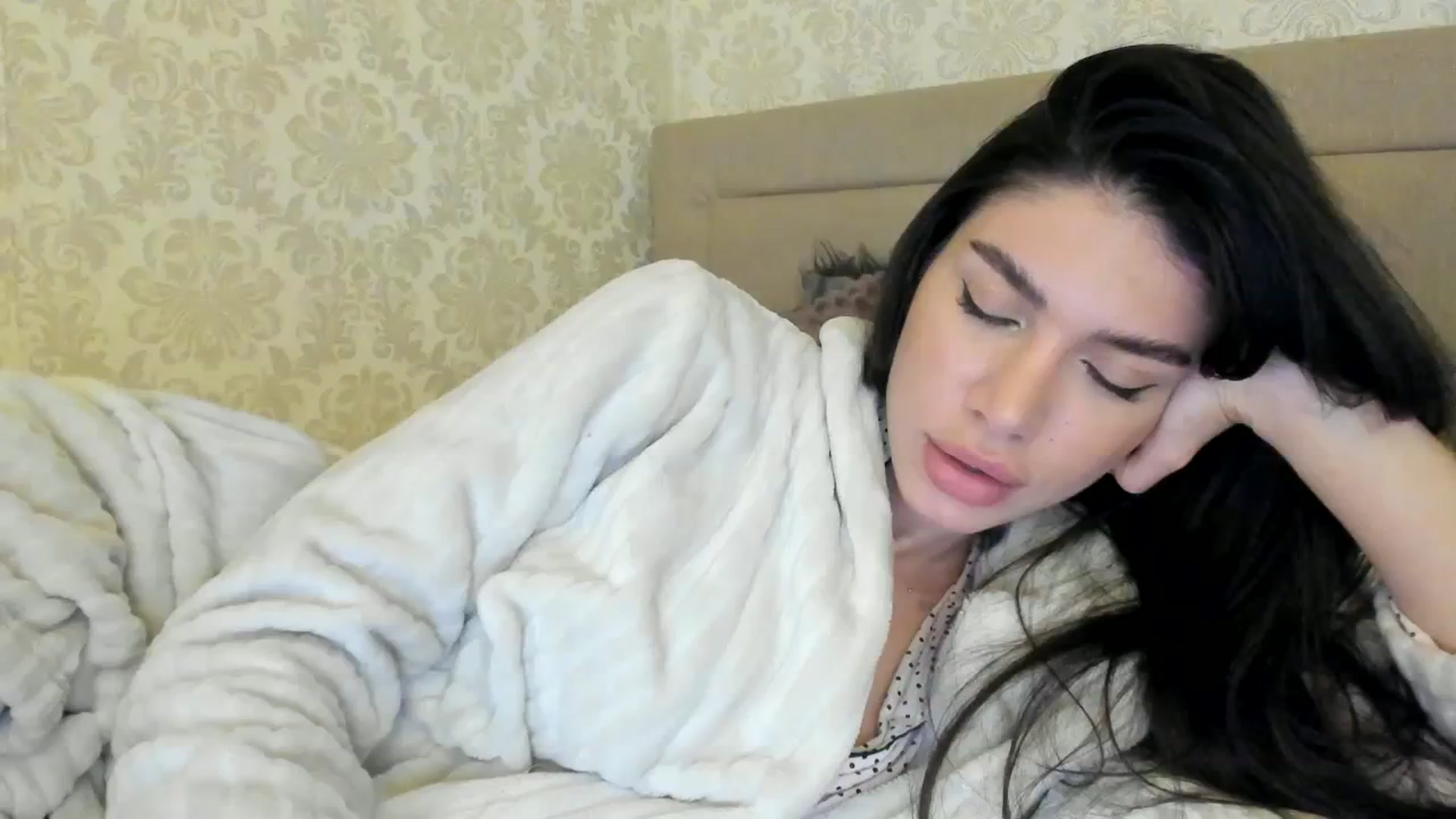 Gallery image thumbnail from SashaLopez's myfreecams stream on, 04/06/2024, 22:46 image 3 of 20