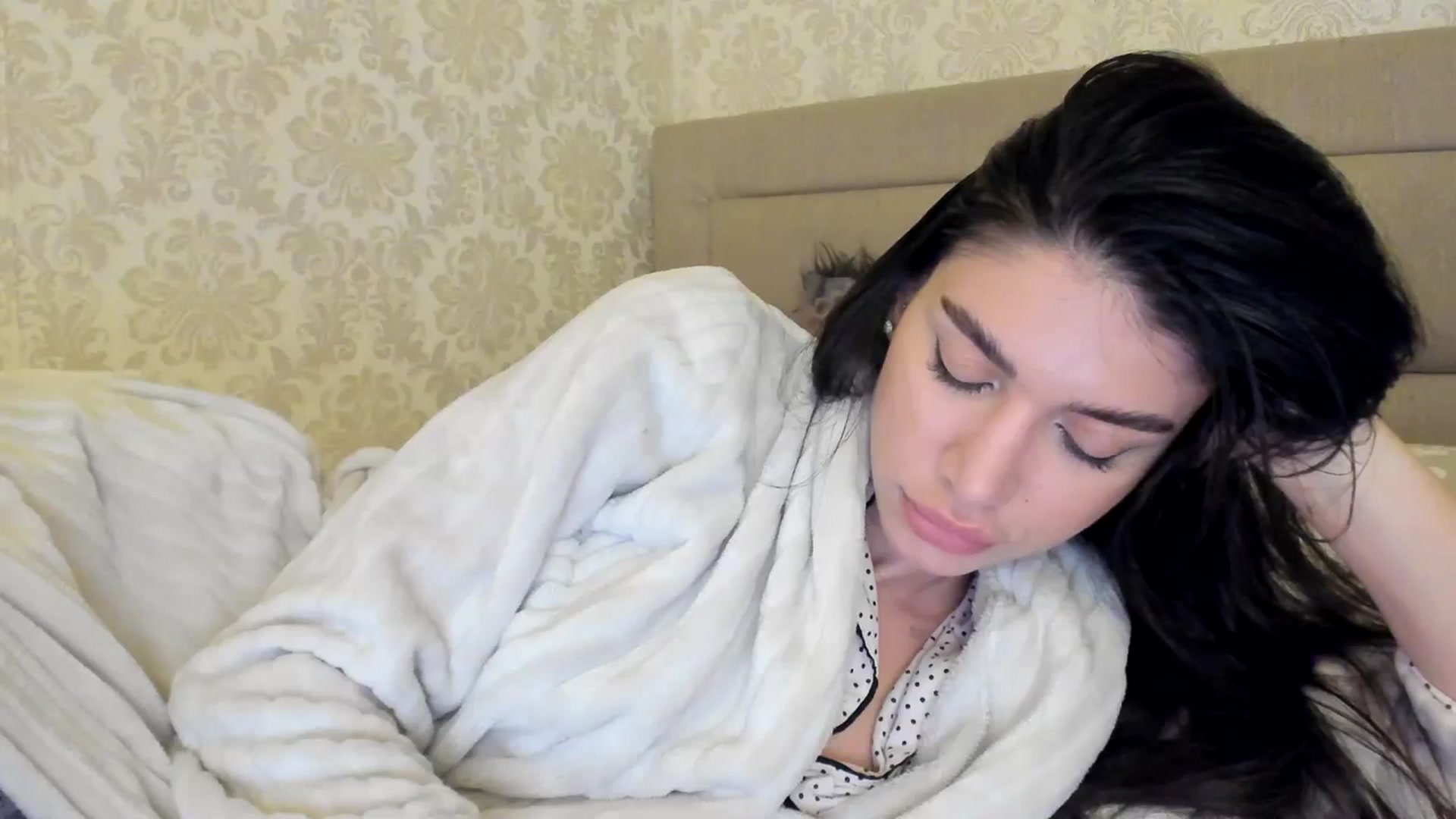 Gallery image thumbnail from SashaLopez's myfreecams stream on, 04/06/2024, 22:46 image 7 of 20