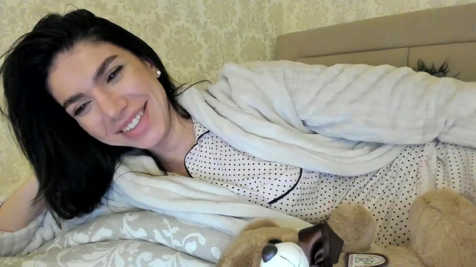 Gallery image thumbnail from SashaLopez's myfreecams stream on, 04/06/2024, 22:46 image 18 of 20