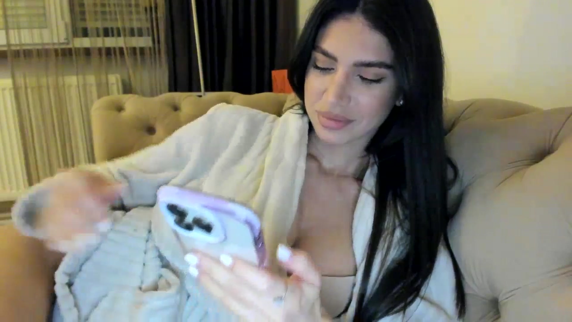 Gallery image thumbnail from SashaLopez's myfreecams stream on, 04/07/2024, 19:58 image 2 of 20