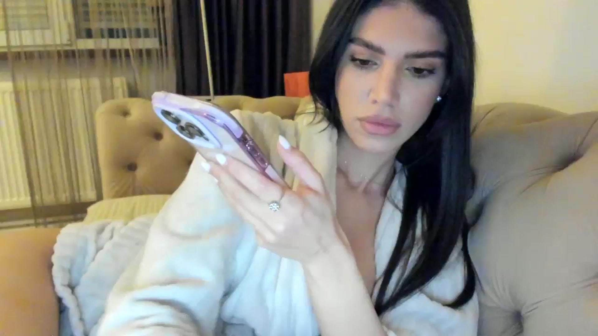 Gallery image thumbnail from SashaLopez's myfreecams stream on, 04/07/2024, 19:58 image 1 of 20