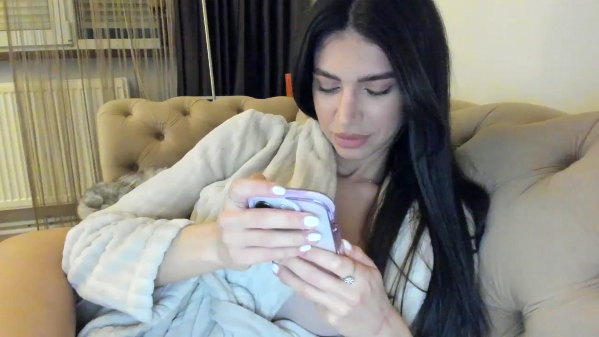 Gallery image thumbnail from SashaLopez's myfreecams stream on, 04/07/2024, 19:58 image 8 of 20