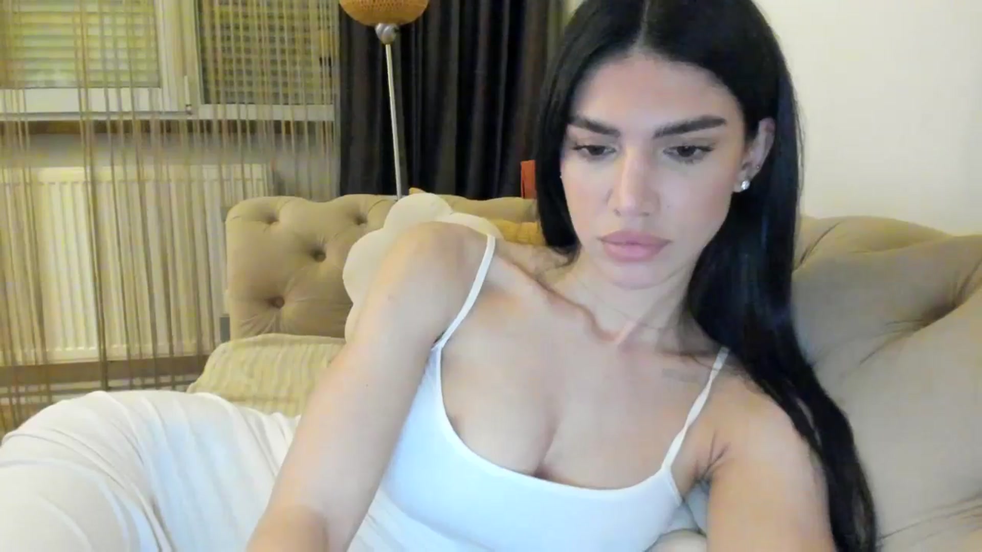 Gallery image thumbnail from SashaLopez's myfreecams stream on, 04/19/2024, 22:31 image 2 of 20