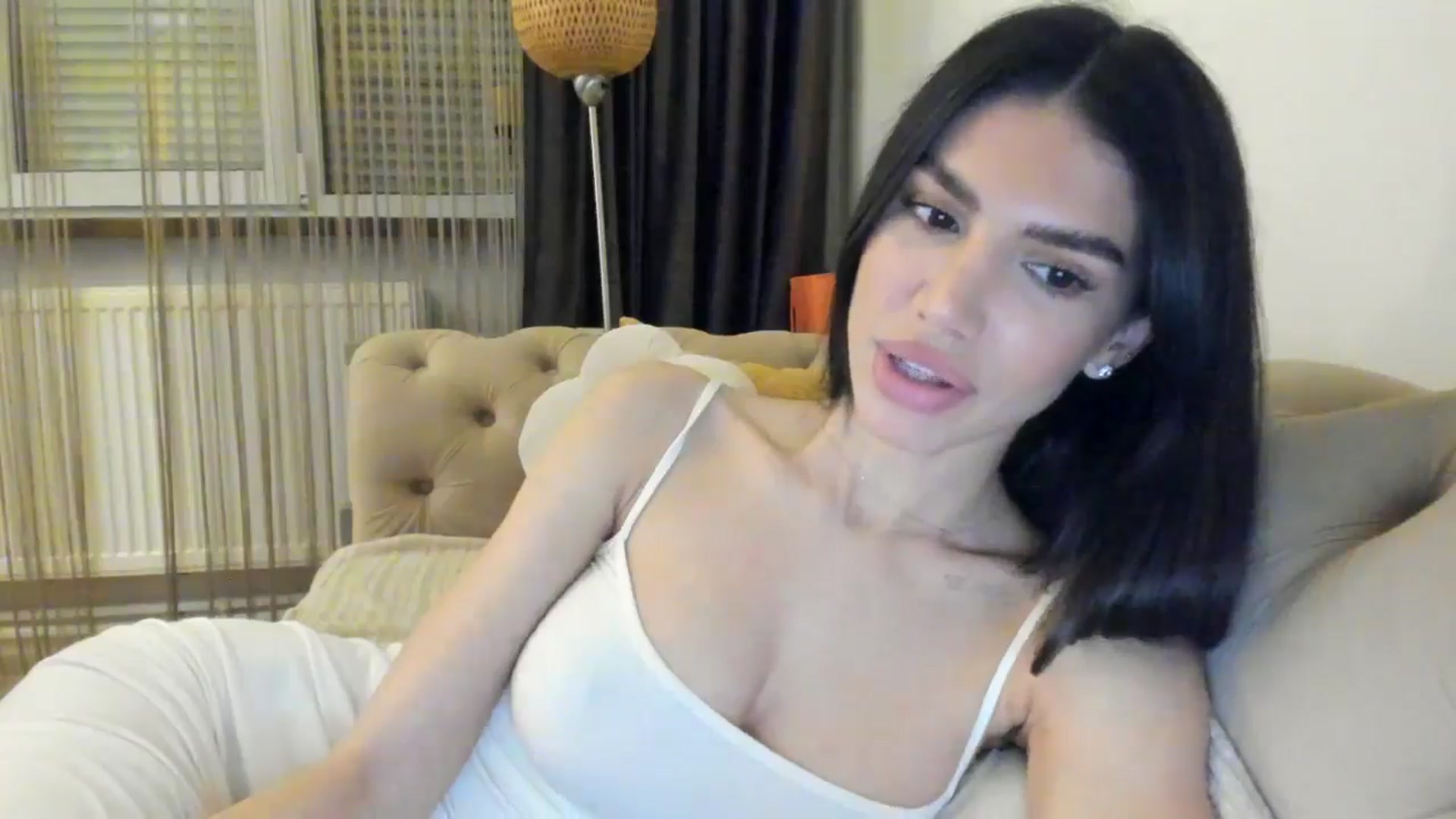 Gallery image thumbnail from SashaLopez's myfreecams stream on, 04/19/2024, 22:31 image 4 of 20