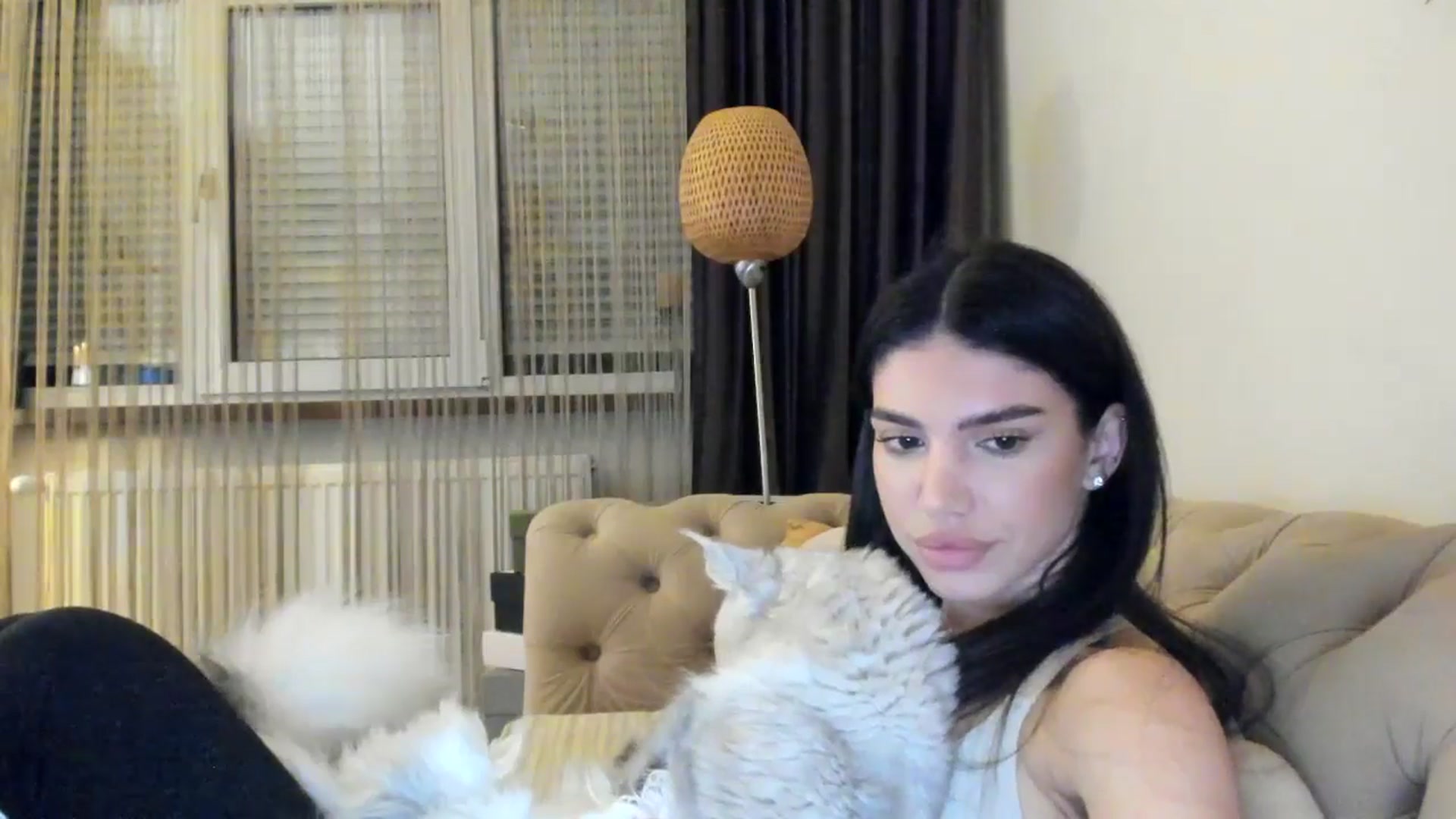 Gallery image thumbnail from SashaLopez's myfreecams stream on, 04/20/2024, 21:10 image 17 of 20