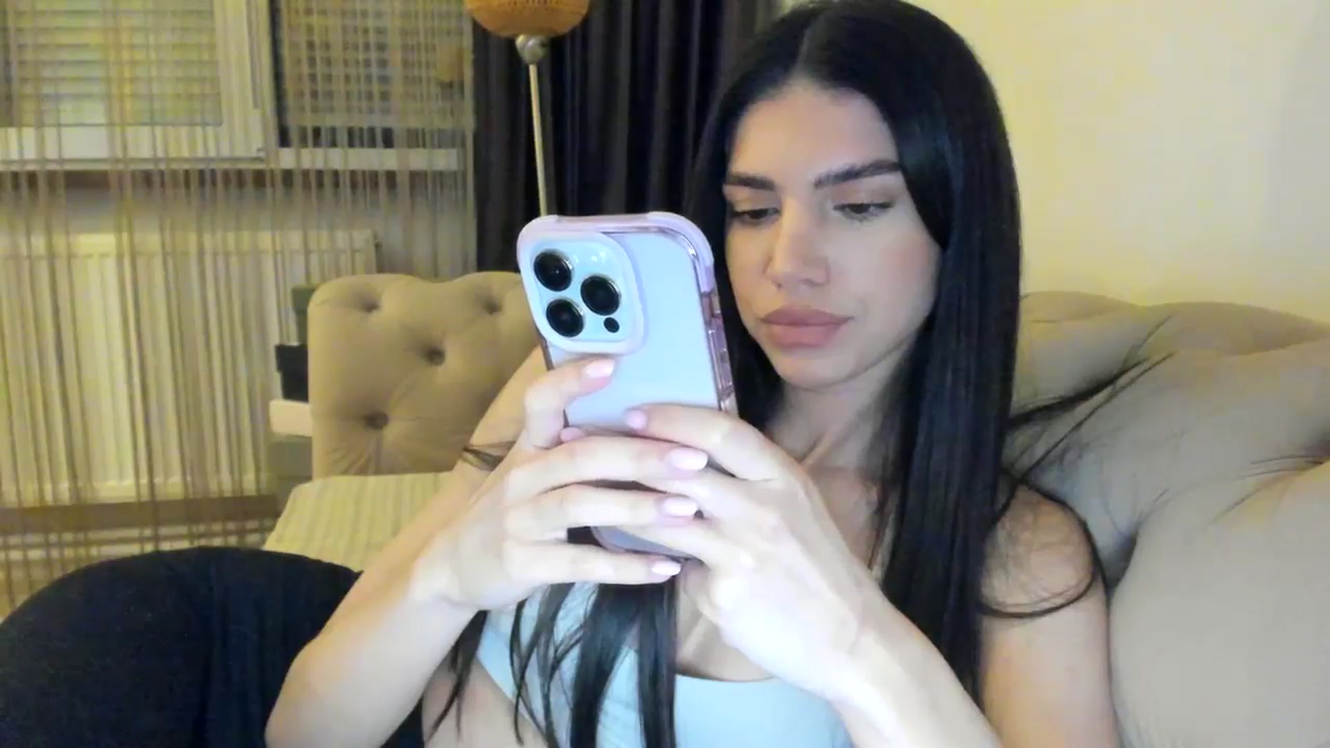 Gallery image thumbnail from SashaLopez's myfreecams stream on, 04/20/2024, 21:10 image 6 of 20