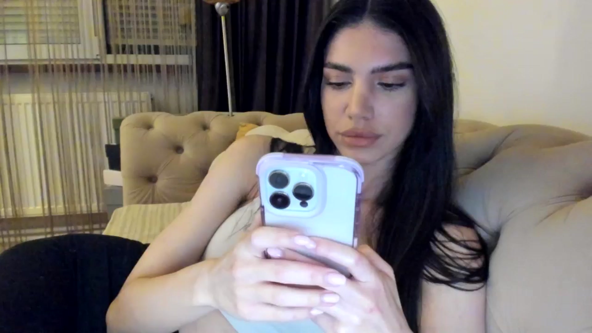 Gallery image thumbnail from SashaLopez's myfreecams stream on, 04/20/2024, 21:10 image 11 of 20