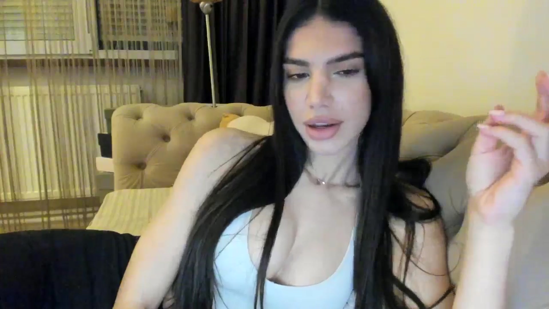 Gallery image thumbnail from SashaLopez's myfreecams stream on, 04/20/2024, 21:10 image 8 of 20