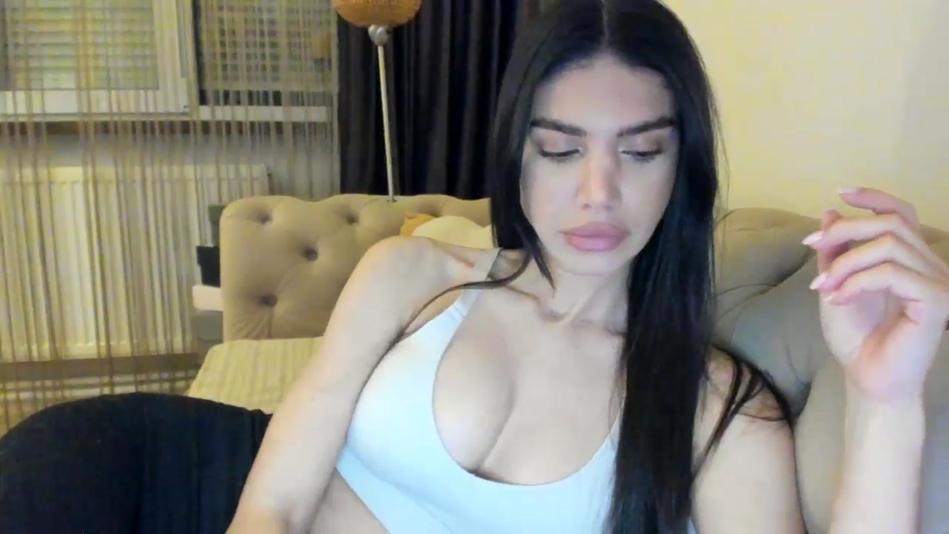 Gallery image thumbnail from SashaLopez's myfreecams stream on, 04/20/2024, 21:10 image 2 of 20