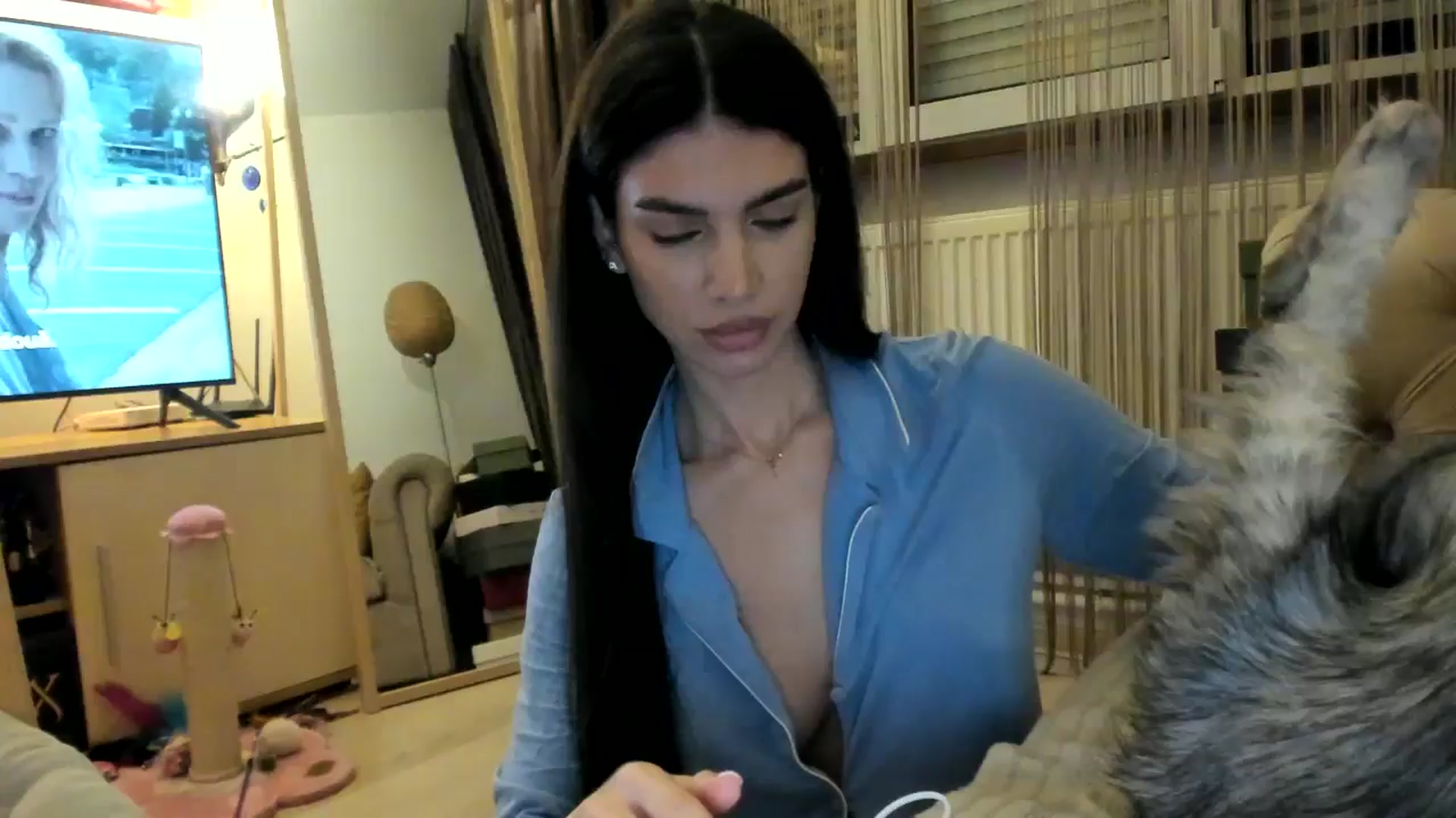 Gallery image thumbnail from SashaLopez's myfreecams stream on, 04/22/2024, 20:45 image 5 of 20