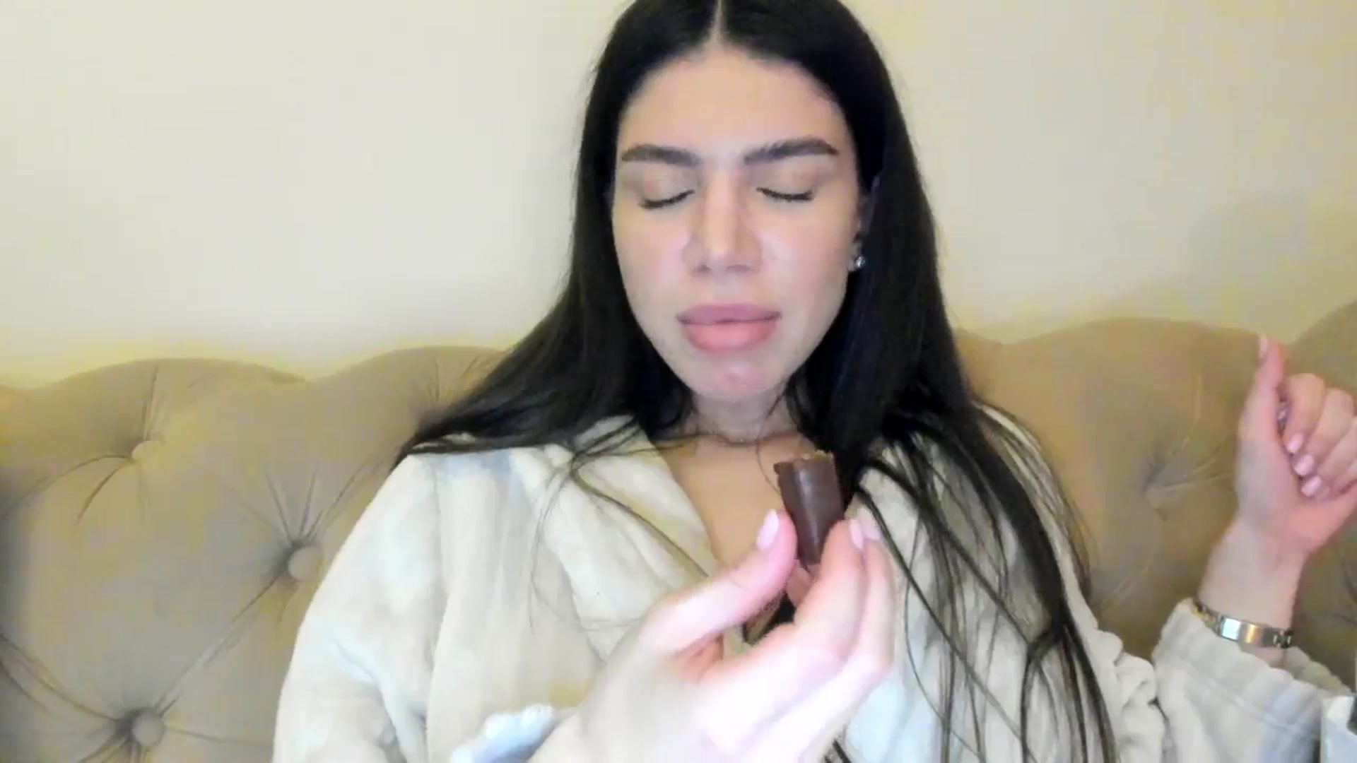 Gallery image thumbnail from SashaLopez's myfreecams stream on, 04/29/2024, 21:58 image 15 of 20