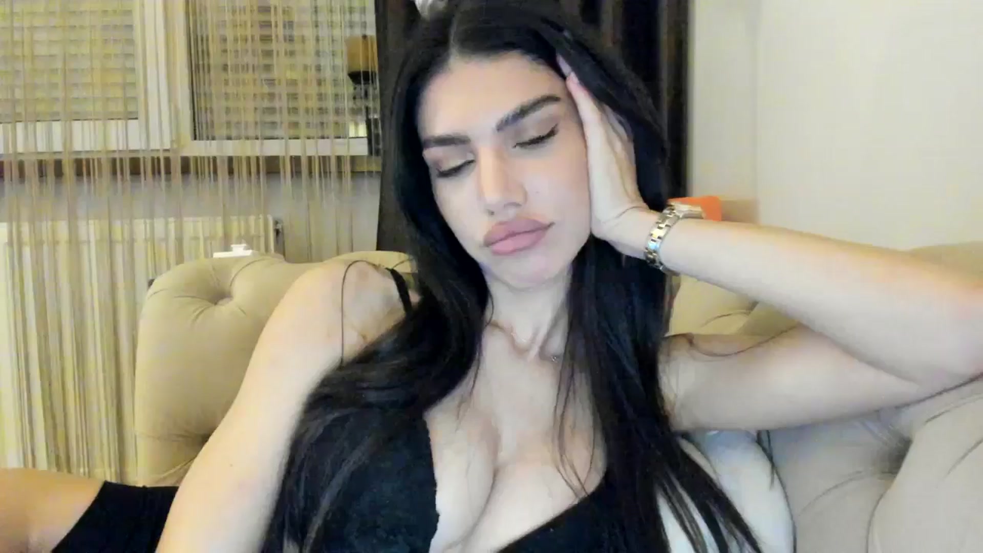 Gallery image thumbnail from SashaLopez's myfreecams stream on, 05/03/2024, 20:42 image 4 of 20