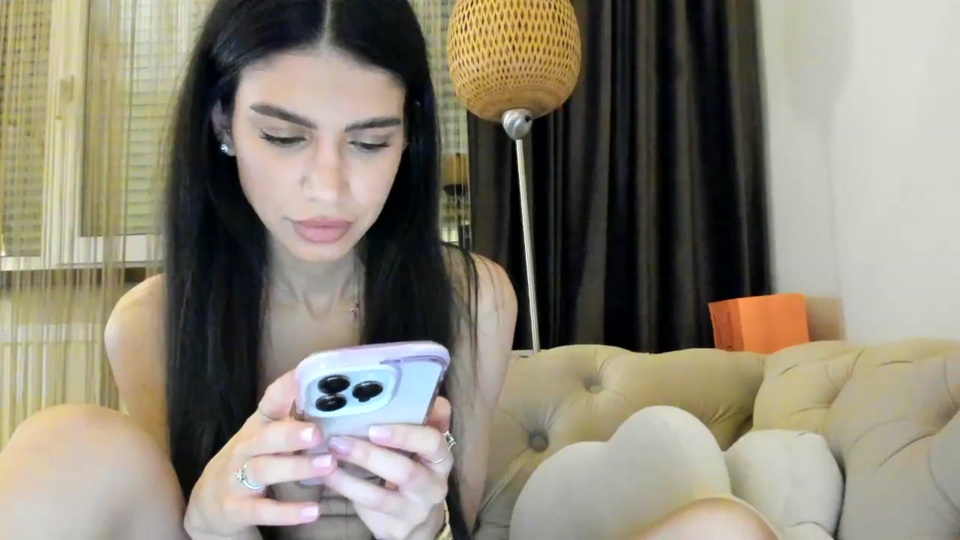 Gallery image thumbnail from SashaLopez's myfreecams stream on, 05/03/2024, 20:42 image 16 of 20