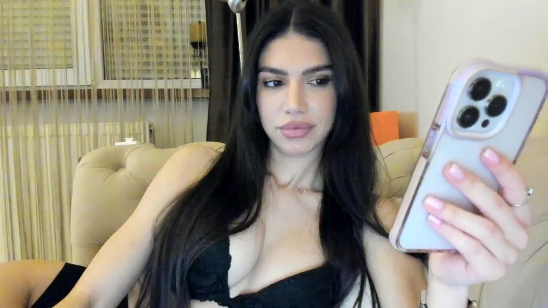 Gallery image thumbnail from SashaLopez's myfreecams stream on, 05/03/2024, 20:42 image 12 of 20