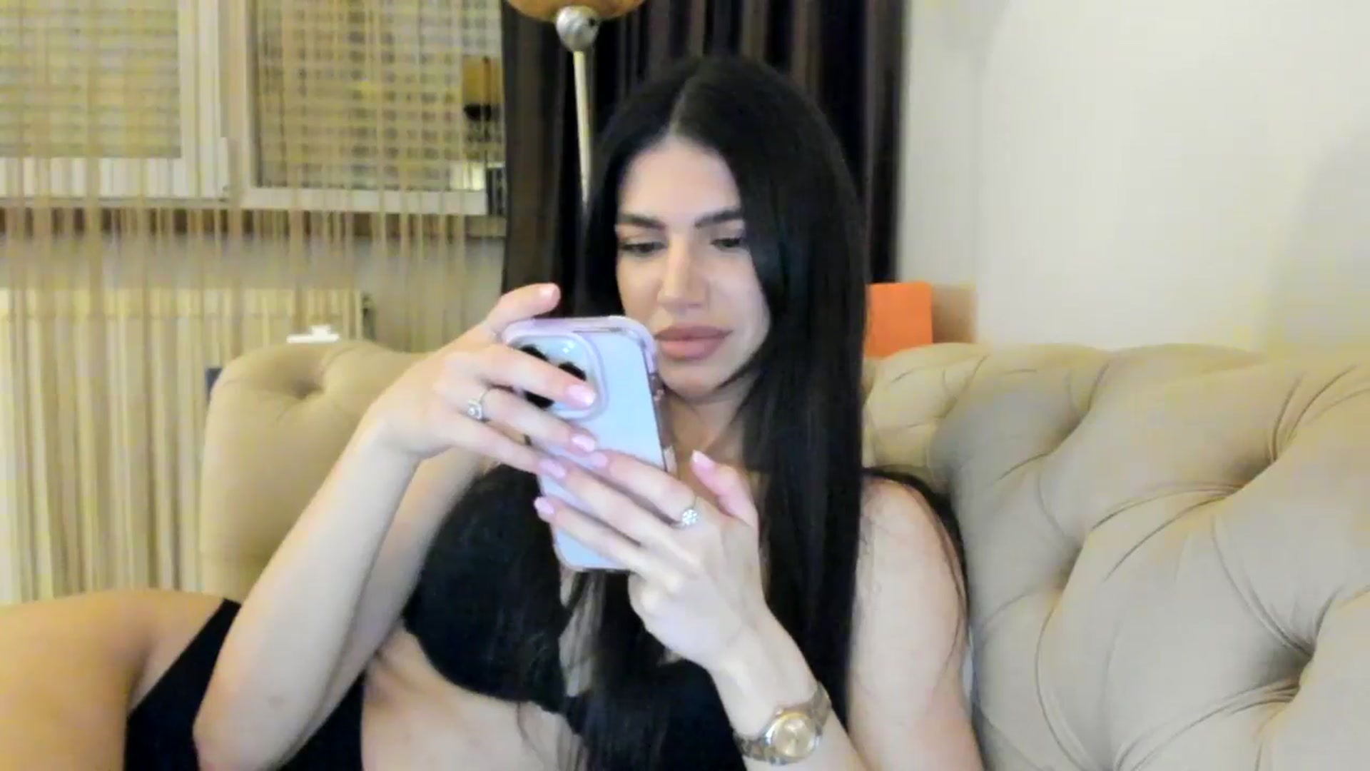 Gallery image thumbnail from SashaLopez's myfreecams stream on, 05/03/2024, 21:54 image 15 of 20