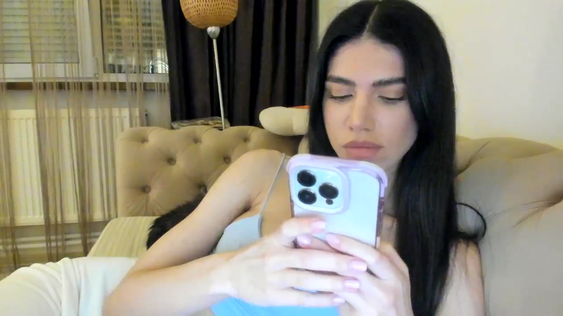 Gallery image thumbnail from SashaLopez's myfreecams stream on, 05/08/2024, 22:40 image 6 of 20