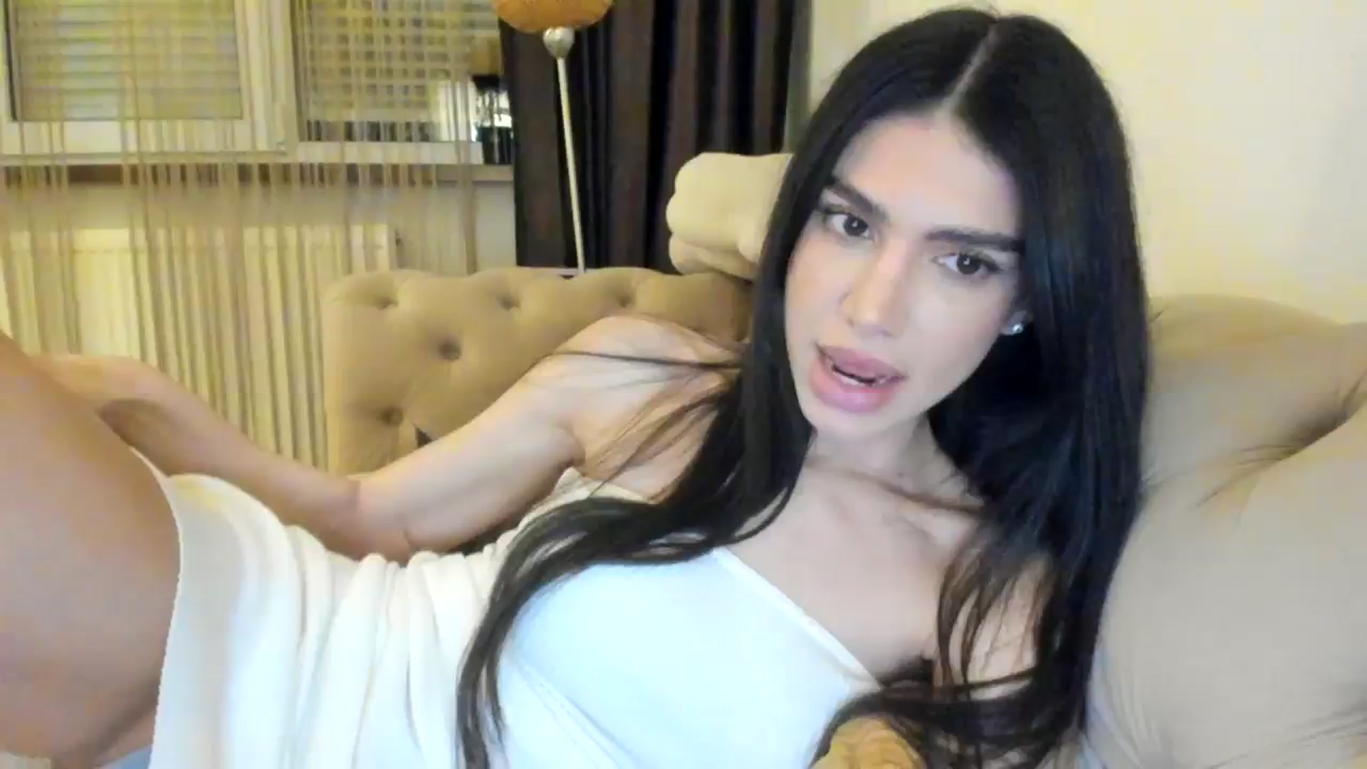 Gallery image thumbnail from SashaLopez's myfreecams stream on, 05/10/2024, 21:15 image 17 of 20