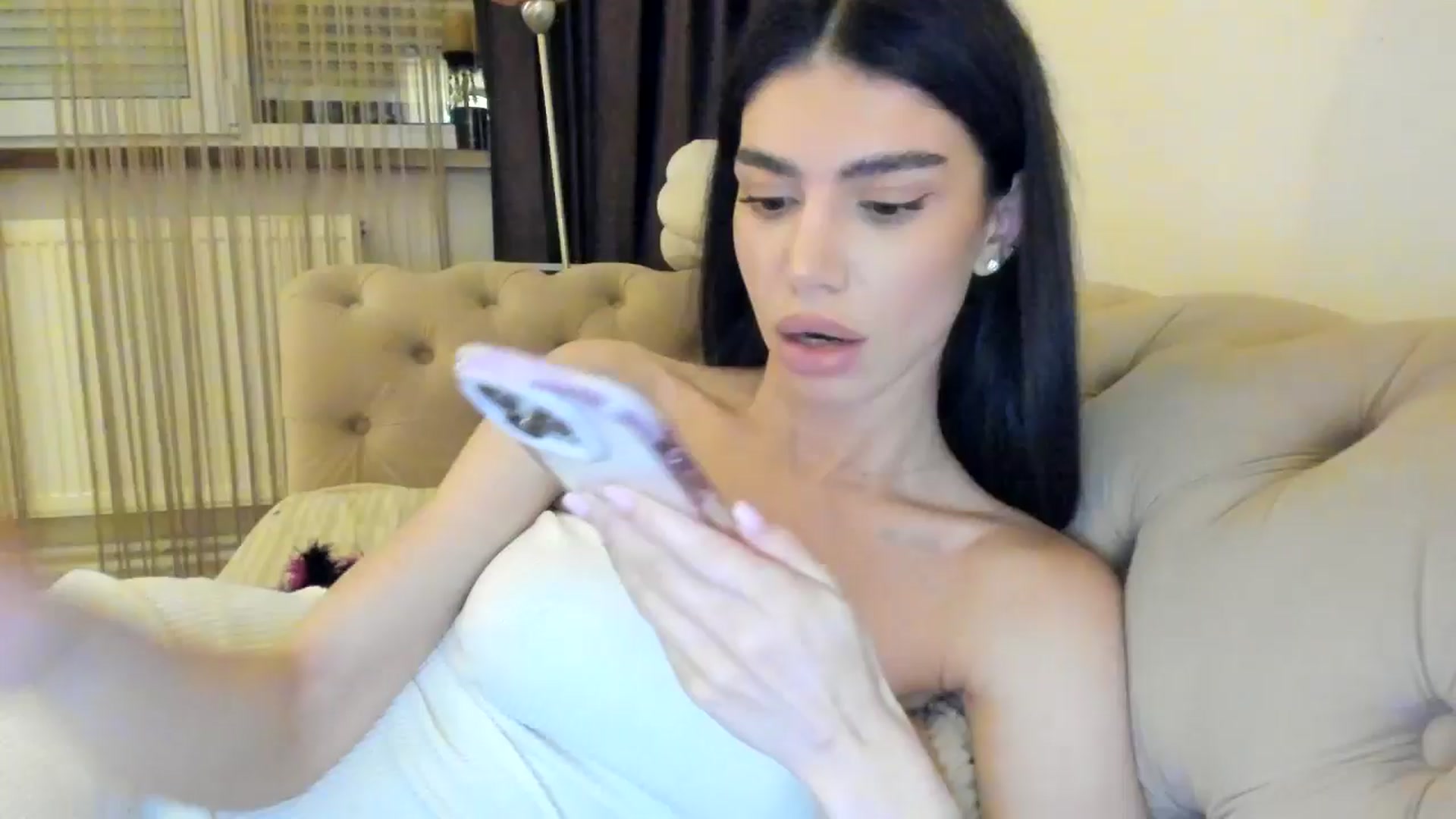 Gallery image thumbnail from SashaLopez's myfreecams stream on, 05/10/2024, 21:15 image 10 of 20